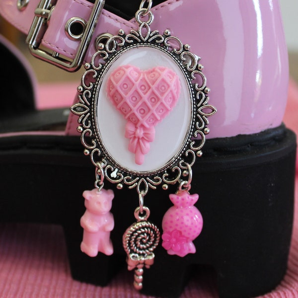 Collier pink heart lollipop, collier miniature de nourriture rose, collier rose miniature de sucrerie, bijoux alimentaires kawaii, kei de fée : « amour rose de sucrerie »