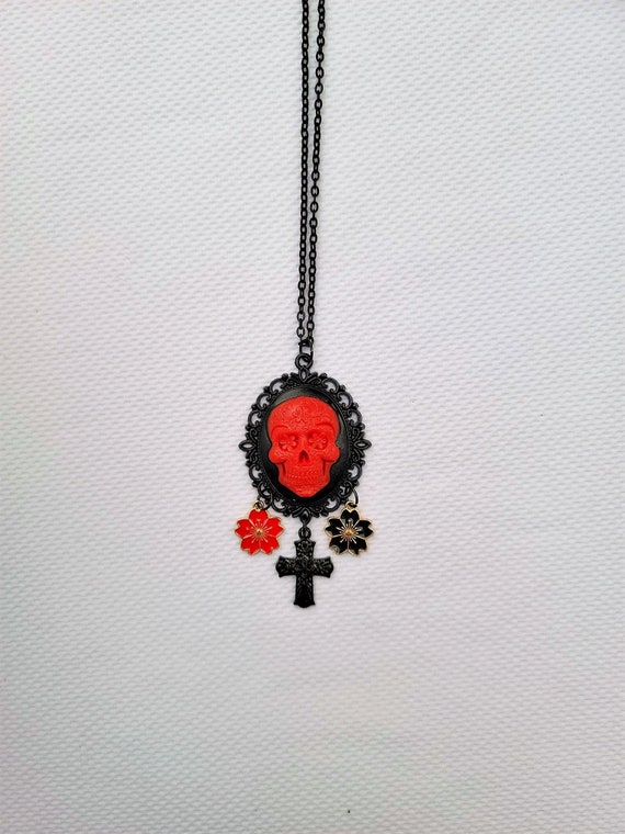 Cherry 2024 skull necklace
