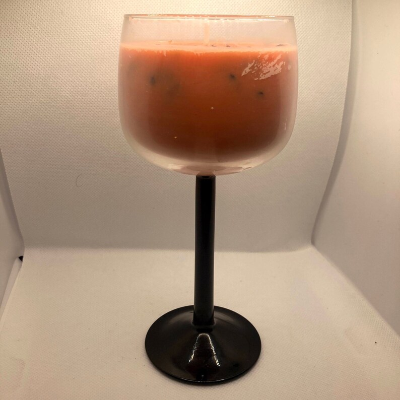 Peach vanilla candle with strawflowers in a vintage Luminarc Domino Signature Black stem rhine wine glass. Il Est Des N\u00f4tres