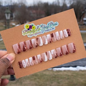 Short Square Press On Nails | Custom Fake Nails | Reusable Glue-On Nails | Handmade Nail Set | Minimalist Press Ons | Everyday Wear Nails