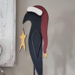 Corvo/corvo primitivo com chapéu de Papai Noel, download digital SVG de Natal para Glowforge ou Laser Não é um item físico