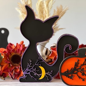 Chat noir avec branche, autonome, ferme en téléchargement numérique SVG pour Glowforge ou laser, pas un article physique
