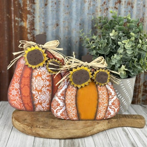 Citrouilles primitives et fleurs 2 styles, gardienne d'étagère, téléchargement numérique ferme SVG pour Glowforge ou laser, pas un article physique