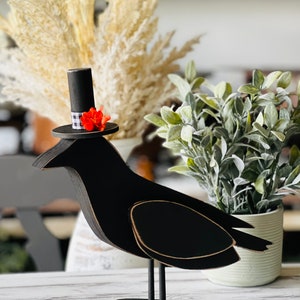 Crow/Raven com cartola SVG Download digital para Glowforge ou Laser não é um item físico