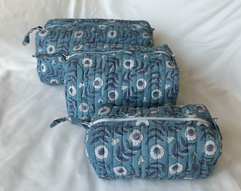 Juego de 3 neceseres de algodón acolchados con estampado de bloques hechos a mano / Forro impermeable, interior con bolsillos / Neceseres de viaje ecológicos