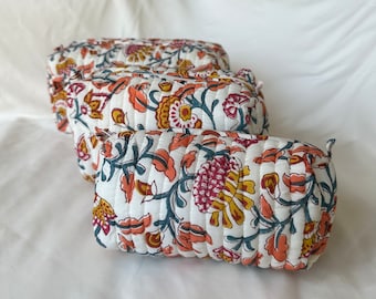 Juego de 3 neceseres de algodón acolchados con estampado de bloques hechos a mano / Forro impermeable, interior con bolsillos / Neceseres de viaje ecológicos