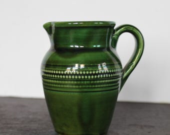 pichet miniature vert vintage. Fabriqué en Angleterre, parfait état, céramique, petit pot à crème, décoration rustique de cheminée grand-mère, cadeau d'hôtesse.