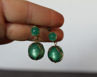 Vintage Green Globe Earrings. Faux Jade, Reflective Striations, Reactive Under Black Light, Gold Tone Metal, Screw Back, Collector Gift.