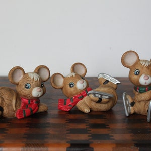Vintage Ice Skating Mice Trio. Homco, Christmas Mantel Decor, Winter Entryway, SLIGHT PAINT LOSS, Cute Kitschy Grandmacore, Hostess Gift.