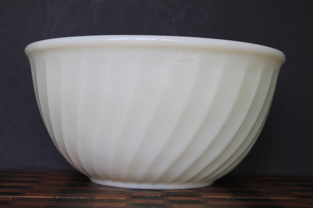 Fire King Mixing Bowl for Vintage Kitchen Ware. Swirl Pattern, Ivory