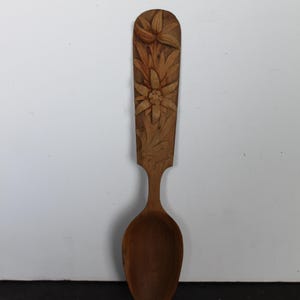 Vintage Floral Wooden Spoon. Carved, Intricate Detail, Bougie Serving Ware, Grandmacore Kitchen, Cottagecore, Housewarming, Host Gift.