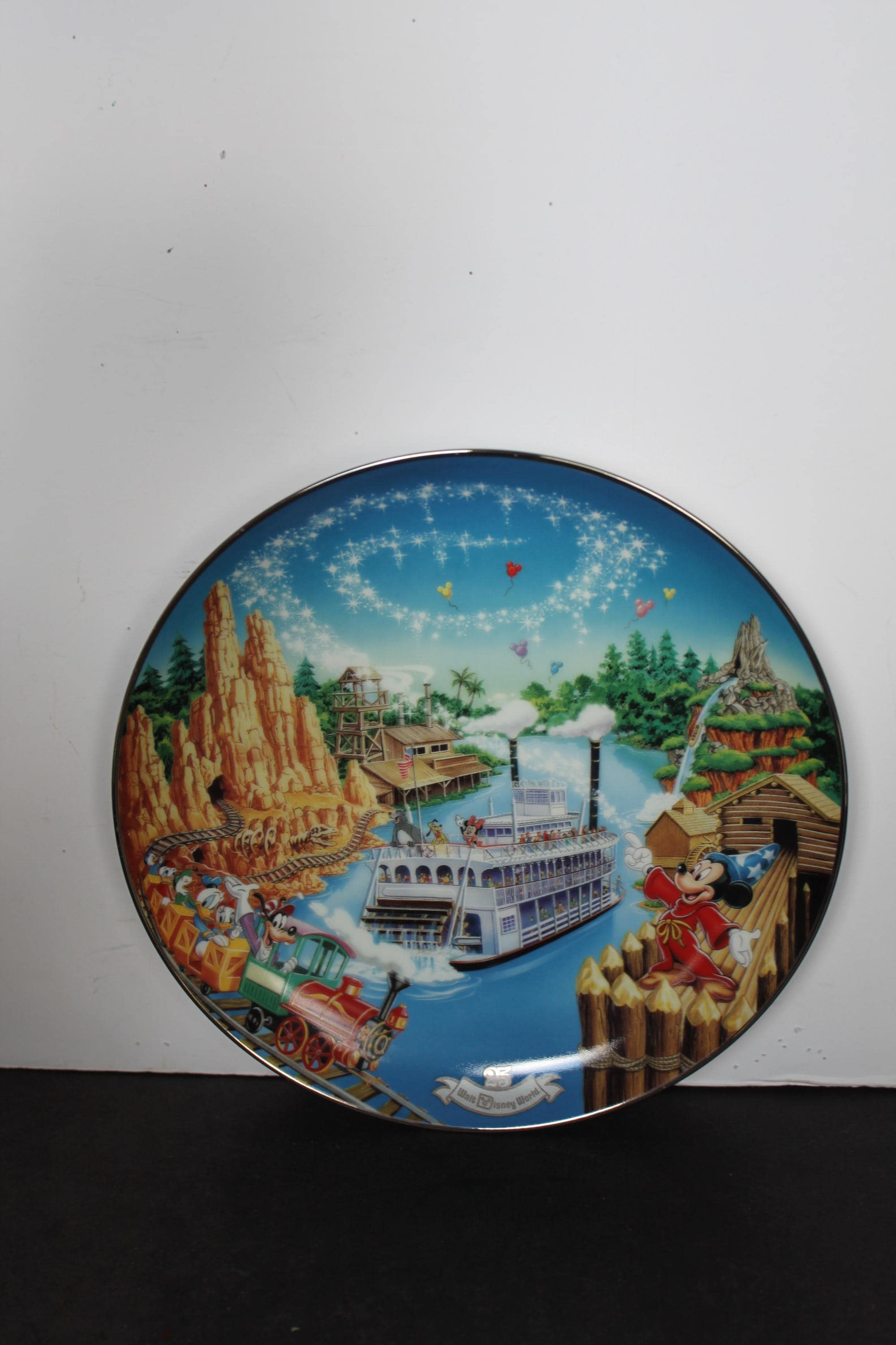 Vintage Frontierland Plate. Walt Disney World, Mickey Mouse, 25th