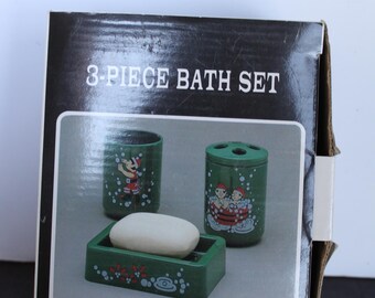 Vintage Christmas Elf Bathroom Decor. Green Plastic, Elf In Bath, Soap Dish, Toothbrush Holder, Cup, NOS, In Original Box, Hostess Gift.