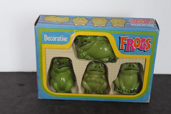 Vintage Green Frog Figurines. Miniature, Set Of 4, In Original Box, Made In Hong Kong, Housewarming, Hostess, Frog Lover Gift, Kitschy Retro