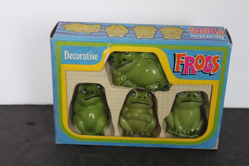 Vintage Green Frog Figurines. Miniature, Set Of 4, In Original Box, Made In Hong Kong, Housewarming, Hostess, Frog Lover Gift, Kitschy Retro