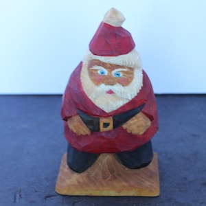 Vintage Folk Art Santa Claus Figurine. Hand Carved Wood, Schunk 1999, Rustic Grandmacore Mantel, Christmas Decor, Hostess Gift.