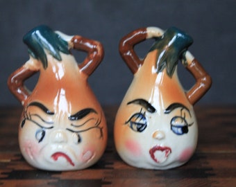 Vintage Crying Onion Salt & Pepper Shakers. Anthropomorphic, Ceramic Set, Cute And Kitschy Grandmacore Kitchen Ware, Housewarming, Host Gift