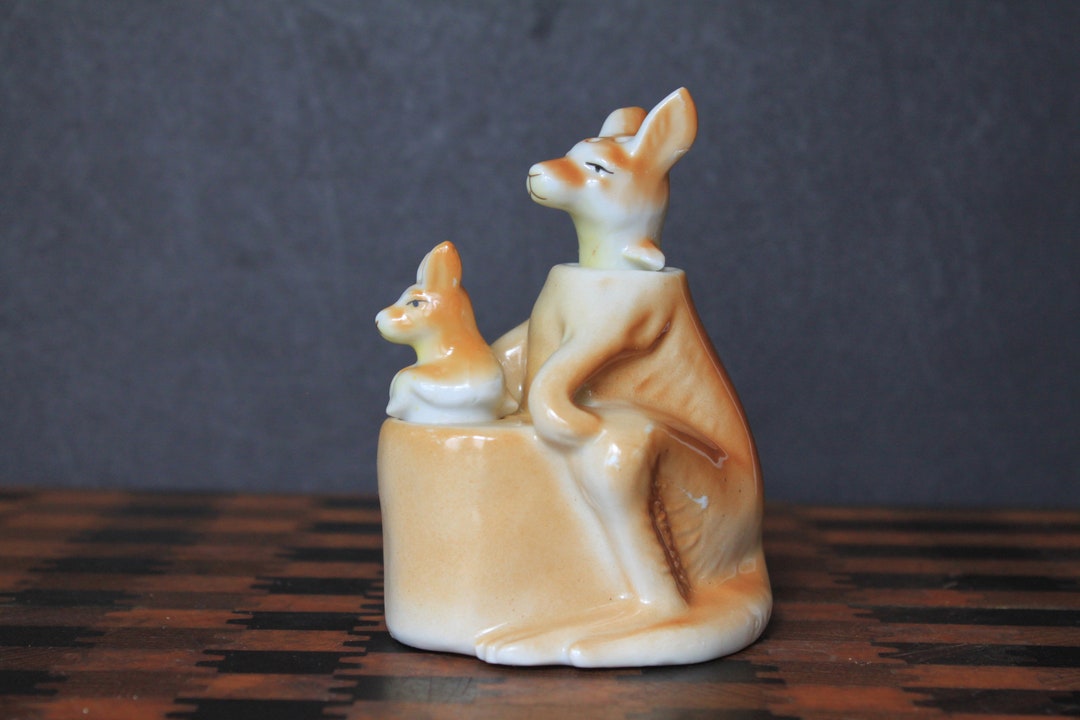 Vintage Kangaroo Salt & Pepper Shaker Set. Ceramic, Nodding Heads, Mom and Baby Roo, Animal