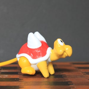 Nintendo Koopa Paratroopa Moving Toy For Vintage Nostalgia Decor. 1989 Air Pump Red Shell Koopa, Moves Forward When Squeezed. Collectable.