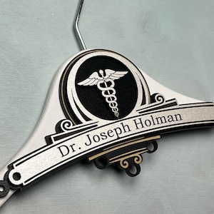 Doktor-Kleiderbügel, Caduceus-Aufkleber-Aufhänger, medizinische Geschenke für Frauen, medizinische Geschenke für Männer, Med-Studentengeschenk, personalisierter Aufhänger
