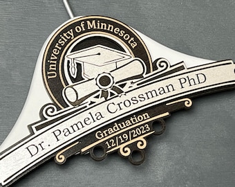 Percha de madera personalizada para graduación de doctorado, regalo doctoral grabado a medida