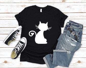 Cat Mom T-Shirt - Funny Graphic, Comfortable Unisex Fit