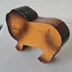 Vintage Folk Art Naif Lion Motif Hand Carved Swivel Lid Wood Box