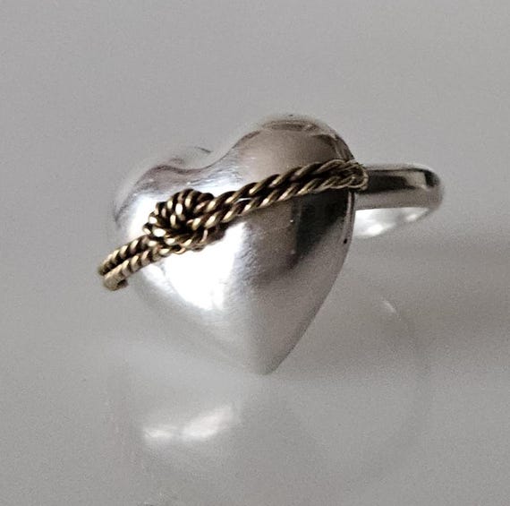 Vintage Sterling Silver Puffy Heart Ring W/Gold Vermeil Love Knot Rope Detail sz 6.75
