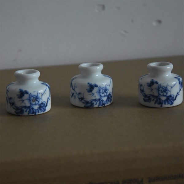 Blue and white porcelain small pot mini water culture pot ceramic small container storage pot manual decal pattern