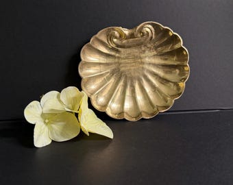 Vintage Solid Brass Clam Shell Dish/ Catch All Dish/ Trinket Dish/ Soap Dish