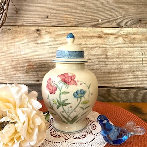 Andrea by Sadek Hand Painted Fleurs de Chantilly 6609 Ginger Jar/ Urn