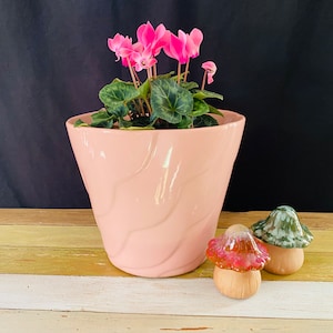 X-Large Heavy Vintage Glossy Pink Swirl Body Planter/ Flower Pot