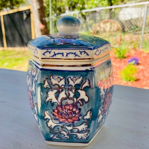 Porcelain Chinese Hexagon Ginger Jar/ Lidded Storage Jar
