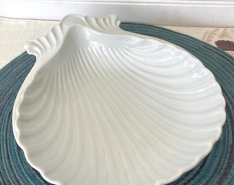 Vintage Clam Shell Bowl/ Dish