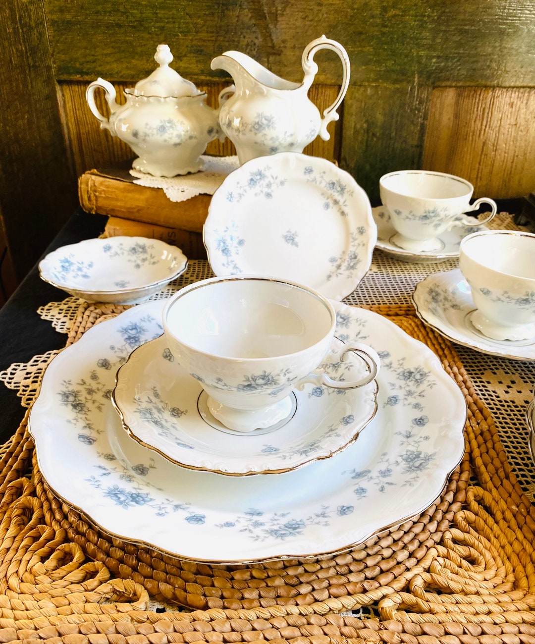 23 Piece Johanna Haviland Bavaria Germany Blue Garland Dinnerware Set