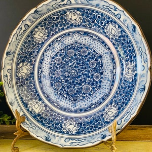 10” Andrea by Sadek Blue & White Scalloped Japanese Bowl