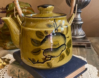 Ceramic Stoneware Tea Pot with Bamboo Handle