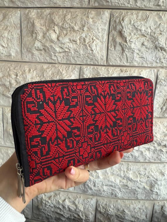 伝統的なパレスチナのタトリーズウォレット – 赤い刺繍入り 