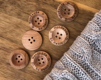 Botones de madera grabados de 4 agujeros, botones personalizados para tejido a mano, botones personalizados para ganchillo, 20 mm, 23 mm, 25 mm