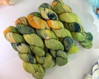 Hand Dyed Cashmere Wool Blend Yarn – Luxury Soft Knitting & Crochet Yarn