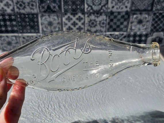 イギリスアンティーク　ガラスの哺乳瓶 イギリスアンティーク ガラスの哺乳瓶