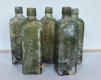 x1 1800s Green MEDICINE B0TTLE | *ONE* Crusty & Rusty Antique Udolpho Wolfe’s Schnapps MEDiCAL DiET-DRiNK !