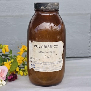 Barattolo per medicinali vintage in vetro ambrato PULV.BISM.CO, prodotto da J. Pattinson Laboratories Pty Ltd, farmacia di Sydney, Australia. *Etichetta e coperchio originali!*