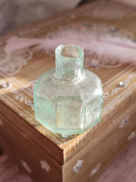 1800s ANTIQUE Ink Well Octagon Inkwell Victoriana Beauty 8 Sided Ink