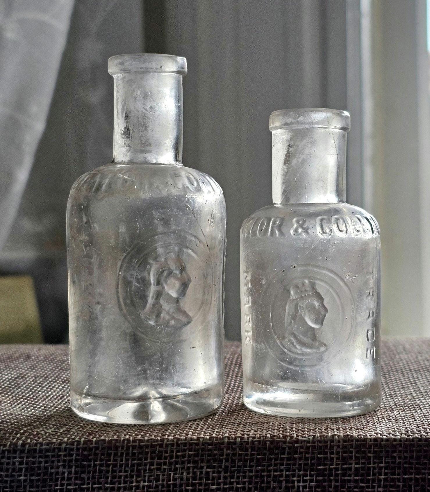 1900年～1924年製 アンティーク テイラー＆コレッジ エッセンスボトル