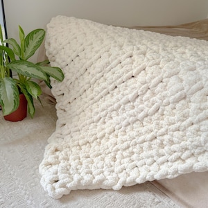 Crochet Blanket | Handmade | White Throw Blanket | Crème Color Blanket