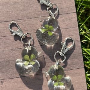 Lucky Duck Keychain | Four Leaf Clover | Resin |Genuine Four Leaf | St Patricks Day Gift | Irish Gift | Good Luck Charm