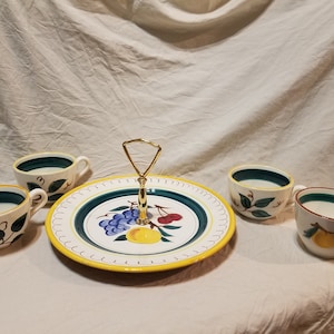 Stangl Pottery Fruit Patterned Serving Plate w/4 Cups