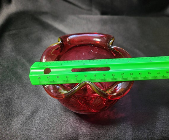 値下げしました！フェントン　ドット　クランベリーフリルガラス花瓶 値下げしました！フェントン ドット クランベリーフリルガラス花瓶