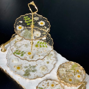 Resin tray/ dessert tray/ coasters/ flower resin tray/ resin tiered tray/ gift/ custom gifts/ birthday/ anniversary